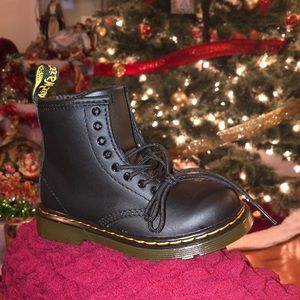 DR. MARTENS TODDLER LEATHER LACE UP BOOTS